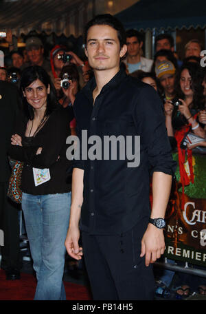 Orlando Bloom en arrivant à la première de Pirates des Caraïbes - Dead Man Chest - à Disneyland à Los Angeles. 24 juin 2006.02 BloomOrlando136 Red Carpet Event, Vertical, USA, Cinéma, Célébrités, photographie, Bestof, Arts, Culture et divertissement, Célébrités Topix fashion / Vertical, Best of, événement dans la vie d'Hollywood, Californie - Tapis rouge et en backstage, USA, Cinéma, Célébrités, cinéma, télévision, Célébrités célébrités musique, photographie, Arts et culture, Bestof, divertissement, Topix, vertical, une seule personne, à partir de l'années , 2006 à 2009, enquête tsuni-Gamma@US Banque D'Images