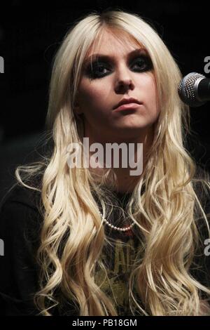 TAYLOR MOMSEN 2010 Photo de John Barrett/PHOTOlink.net Banque D'Images