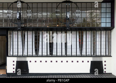 Extérieur de façade de rénové le déjeuner et thé , anciennement Willow Tea Rooms, conçu par Charles Rennie Mackintosh sur Sauchiehall Street, Glasgow, Banque D'Images