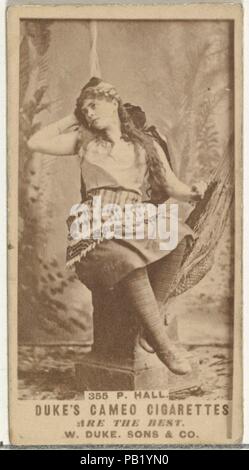 Numéro de carte 355, Pauline Hall, acteurs et actrices de la série (N145-5) émis par le duc Sons & Co. pour promouvoir les cigarettes Cameo. Fiche Technique : Dimensions : 2 11/16 × 1 3/8 in. (6,8 × 3,5 cm). Editeur : Publié par W. Duc, Sons & Co. (New York et Durham, N.C.). Date : 1880. Les cartes commerciales de l'ensemble 'Acteurs et Actrices' (N145-5), publié dans les années 1880 par W. Duc Sons & Co. pour promouvoir les cigarettes Cameo. Il y a huit sous-ensembles de la série N145. Sport divers sous-ensembles différents modèles de cartes et aussi promouvoir différentes marques de tabac représenté par W. Duc Fils & Company. Cette carte est à partir de la cinquième su Banque D'Images