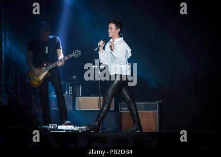 Milan, 25 juillet. Alanis Morissette réalise vivre à Milan @ Ippodromo del Galoppo. Milano Summer Festival © Davide merli / Alamy Banque D'Images