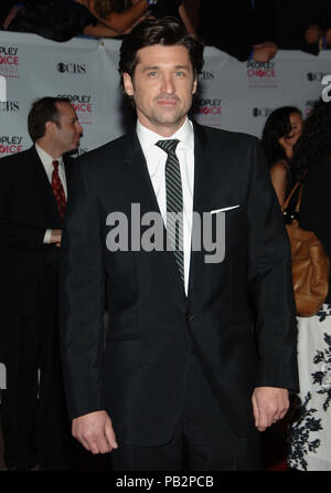 Patrick Dempsey en arrivant à la personnes Choice Awards au Shrine Auditorium à Los Angeles. Le 9 janvier 2007. Œil contactDempseyPatrick 3/4046 Red Carpet Event, Vertical, USA, Cinéma, Célébrités, photographie, Bestof, Arts, Culture et divertissement, Célébrités Topix fashion / Vertical, Best of, événement dans la vie d'Hollywood, Californie - Tapis rouge et en backstage, USA, Cinéma, Célébrités, cinéma, télévision, Célébrités célébrités musique, photographie, Arts et culture, Bestof, divertissement, Topix, vertical, une seule personne, à partir de l'années , 2006 à 2009, enquête tsuni@Gamma-USA. Banque D'Images