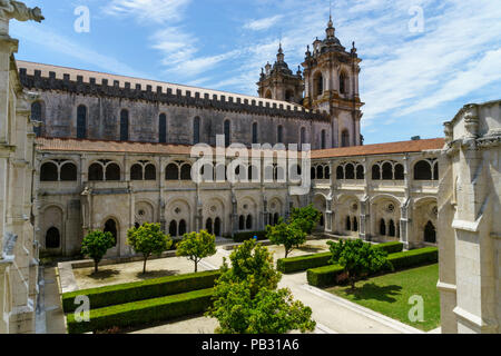 Le cloître et la cour du monastère d'Alcobaça classé par l'UNESCO comme site du patrimoine mondial en 1989 Banque D'Images