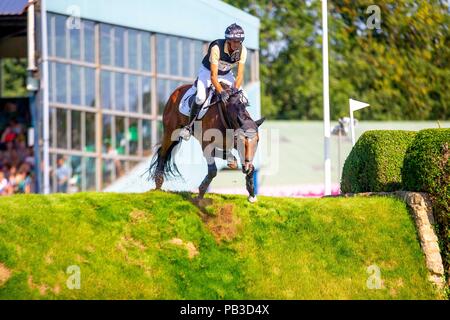 Hickstead, Sussex, UK. 26 juillet 2018. Sir Mark Todd équitation Camoino NZB. NZL. L'Amlin Challenge MS Eventers. Longines Jumping FEI Nations Cup de Grande-bretagne au Royal International Horse Show BHS. Tous les cours de saut de l'Angleterre. Hickstead. La Grande-Bretagne. 26/07/2018. Credit : Sport en images/Alamy Live News Banque D'Images