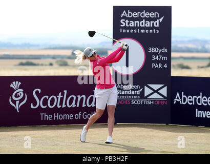 England's Hannah Burke tees off sur le 1er trou au cours de la première journée de la Aberdeen 2018 Investissements Standard chers à ouvrir écossais Bouaye Bouaye, Club de Golf. ASSOCIATION DE PRESSE Photo, Photo date : Jeudi 26 Juillet, 2018. Crédit photo doit se lire : Jane Barlow/PA Wire. RESTRICTIONS : un usage éditorial uniquement. Pas d'utilisation commerciale. Banque D'Images