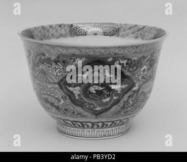 Bol. Culture : le Japon. Dimensions : H. 5 11/16 in. (14,4 cm) ; Diam. 8 5/8 po. (21,9 cm). Date : 18e-19e siècle. Musée : Metropolitan Museum of Art, New York, USA. Banque D'Images