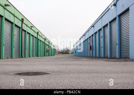 Ligne de garage des blocages en zone urbaine Banque D'Images