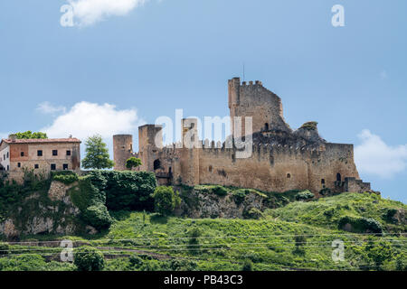 Château du 11ème siècle dans une petite ville de Frías, province de Burgos, Castille et Leon, Espagne Banque D'Images