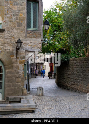 À l'intérieur de l'ancienne ville fortifiée de Carcassonne, France Banque D'Images