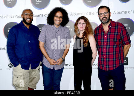 Les membres du jury (de gauche à droite) Mista Jam, Phil Alexander, Danielle Perry et Mike Walsh assistant à la Hyundai prix Mercure 2018 Albums de l'Année de lancement des mises en candidature s'est tenue à la salle de bal, le Langham Hotel, Londres. Banque D'Images