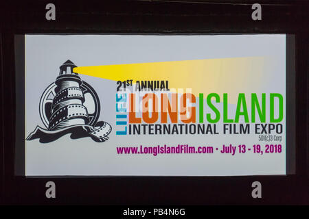 Bellmore, New York, USA. 18 juillet, 2018. Au début du dernier bloc de projections de films pour la 21e édition de LIIFE Long Island International Film Expo, le phare LIIFE et bobine de film logo et remplir l'écran d'information à l'Bellmore Films, l'LIIFE emplacement. LIIFE est un organisme à but non lucratif 501(c)3. Banque D'Images