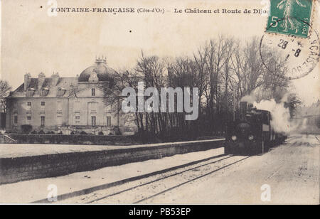 . Français : Carte postale ancienne sans mention d'éditeur : . avant le 28 août 1911 800 INCONNU - FONTAINE-FRANCAISE - Le Chateau et Route de Dijon Banque D'Images