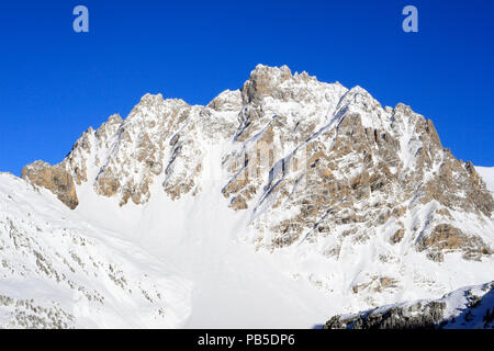 Sports d'hiver dans les Alpes, neige, randonnée, ski de fruits de l'aiguille 3051 m, domaine skiable des Trois Vallées, Méribel France Banque D'Images