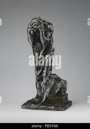 Les pleurs Bourgeois (Andrieu d'Andres). Artiste : Auguste Rodin (français, Paris 1840-1917 Meudon). Culture : le français. Dimensions : Hauteur (wt. confirmer) : 17 in., 20,9 lb. (43,2 cm, 9,5 kg). Date : le modèle 1885, avec ca. 1908-9. Il s'agit d'une version réduite de l'une des figures du groupe monumental Les Bourgeois de Calais (voir 1989.407), modelée entre 1884 et 1885 et dévoilé à Calais en 1895. Rodin cherchait à représenter des degrés d'héroïsme et de chagrin dans les Bourgeois de Calais. Bien que certains chiffres incarnent stoïques, le sacrifice de soi, d'autres succombent à la peur. Ce chiffre, incapable de dissimuler son emoti Banque D'Images