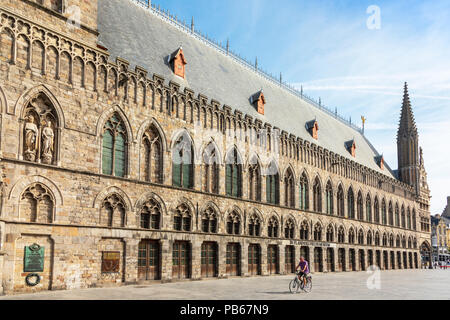 Dans la région de Flanders Field Museum, dans la Halle aux Draps, Grand Place, Lakenhallen, Ypres, Belgique Banque D'Images