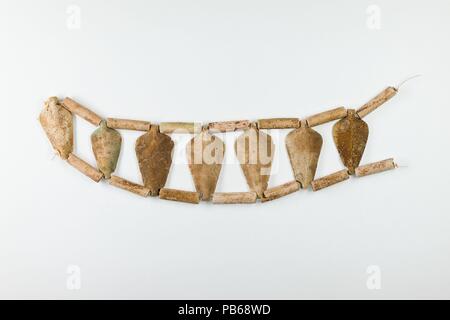 Collier. Dimensions : l. 17,5 cm (6 7/8 po). Dynastie DYNASTIE : 12, tôt. Date : ca. 1950-1900 av. J.-C.. Musée : Metropolitan Museum of Art, New York, USA. Banque D'Images