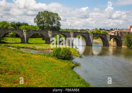 Pont Vieux traversant l'Aude à Carcassonne Banque D'Images