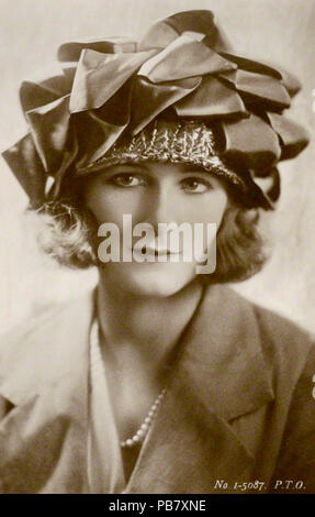 Par Photographe inconnu, bromure d'impression de carte postale, 1920 749 Heather Thatcher Banque D'Images