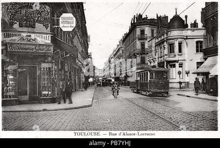 . Français : Carte postale ancienne, sans mention d'éditeur : . 1930 800 INCONNU - TOULOUSE - Rue d'Alsace-Lorraine Banque D'Images