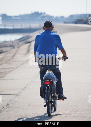 Sheerness, Kent, UK. 27 juillet, 2018. Météo France : un matin chaud de cuisson à Sheerness, Kent. Credit : James Bell/Alamy Live News Banque D'Images