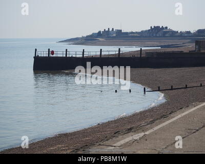 Sheerness, Kent, UK. 27 juillet, 2018. Météo France : un matin chaud de cuisson à Sheerness, Kent. Credit : James Bell/Alamy Live News Banque D'Images