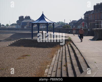 Sheerness, Kent, UK. 27 juillet, 2018. Météo France : un matin chaud de cuisson à Sheerness, Kent. Credit : James Bell/Alamy Live News Banque D'Images