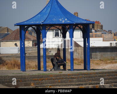 Sheerness, Kent, UK. 27 juillet, 2018. Météo France : un matin chaud de cuisson à Sheerness, Kent. Credit : James Bell/Alamy Live News Banque D'Images