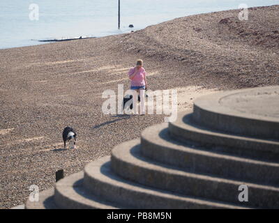 Sheerness, Kent, UK. 27 juillet, 2018. Météo France : un matin chaud de cuisson à Sheerness, Kent. Credit : James Bell/Alamy Live News Banque D'Images