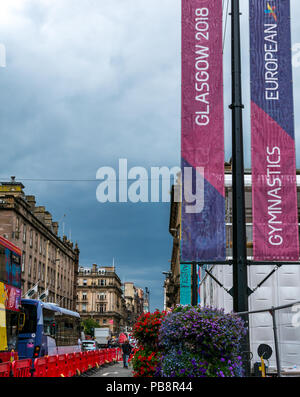 Les préparations des championnats européens de Glasgow, le 27 juillet 2018. Glasgow et Berlin l'hôte du premier Championnat d'événement sportif avec des sports comme l'athlétisme, la natation, le cyclisme, la gymnastique, l'aviron et le triathlon avec un nouveau Team Championnats de Golf. Les 2010 auront lieu tous les quatre ans à partir d'août 2-12 th 2018. George Square se transforme en préparation alors que le ciel s'assombrit Banque D'Images