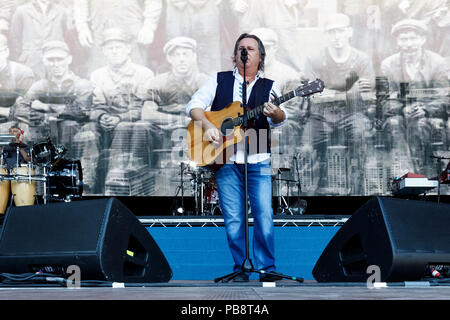 Berlin, Deutschland. 07Th Juin, 2018. 16/RUNRIG, Bruce Guthro, chanteur, guitariste, rock celtique, le dernier mile ? Concerts d'adieu, performance, 07.06.2018, open air Festival de musique 2018, citadelle, citadelle, Berlin, Allemagne  <deutsch > RUNRIG, Celtic Rock, d'effectuer le 07 juin 2018, à la Citadelle, Berlin, Allemagne | utilisée dans le monde entier : dpa Crédit/Alamy Live News Banque D'Images