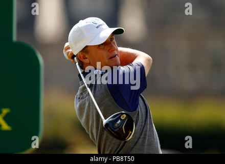 27 juillet 2018, l'Old Course à St Andrews, St Andrews, Écosse), à l'Omnium senior des championnats de golf 2018, 2ème tour, David Toms (USA) joue son coup de départ sur le deuxième trou Banque D'Images