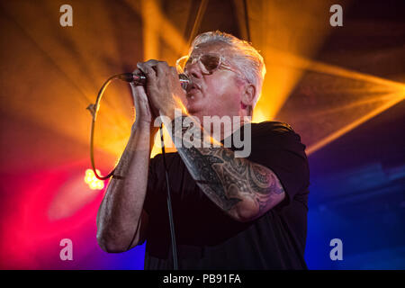 Glasgow, Ecosse. 27, juillet, 2018. Nouveau groupe écossais Caezar jouant avec silencieux Joe Donnelly et ex Jinky Gilmore jouer en live pour la première fois à Oran Mor. © Stuart Westwood/ Alamy Live News Banque D'Images