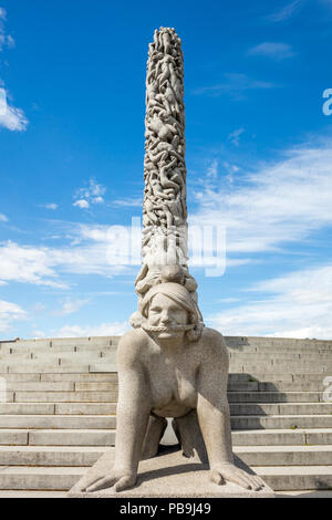 1112 NI-2016-Park-Vigeland Installation-Monolith Frogner 02a Banque D'Images