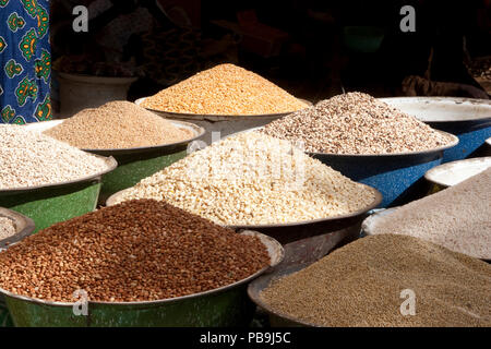 Le marché des aliments secs à Gao, Mali Banque D'Images