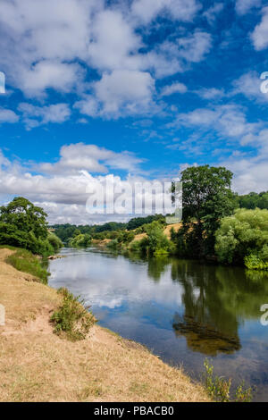 Jusqu'à la rivière Severn, à partir de l'huile vers près de Upper Arley, Shropshire Banque D'Images