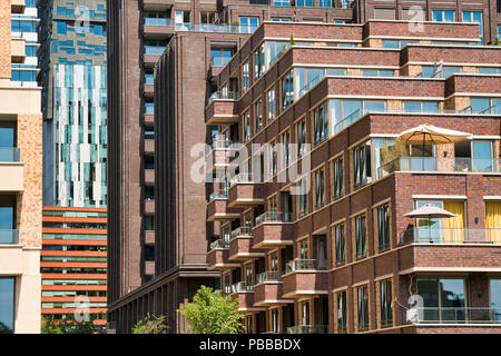 Le Zuidas est un quartier d'affaires à Amsterdam. De nouvelles tours résidentielles surviennent. Banque D'Images