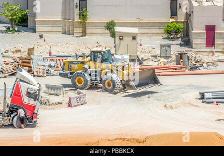 Earth Mover de chat sur un site de construction Banque D'Images