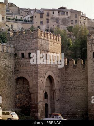 ANTIGUA Puerta de Bisagra TAMBIEN LLAMADA DE ALFONSO VI - SIGLO X. Emplacement : extérieur, de l'Espagne. Banque D'Images