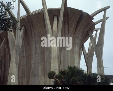 ABSIDE DE LA IGLESIA DE SANTA MARIA DEL LORETO INAUGURADA EN 1967. Lieu : EGLISE DE SANTA MARIA DEL LORETO, Javea / Xabia, ALICANTE, Espagne. Banque D'Images