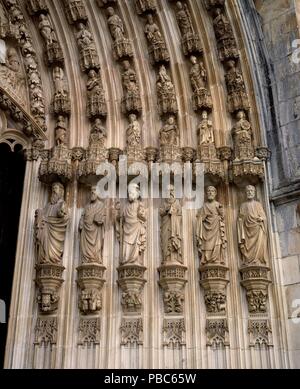PRINCIPAL PORTADA-DETALLE DE ESCULTURAS. Lieu : MONASTÈRE DE SANTA MARIA DE LA VICTORIA, Batalha, PORTUGAL. Banque D'Images