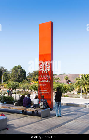 SAN FRANCISCO, USA - Oct 5, 2015 : l'entrée dans l'Académie des Sciences de Californie, un musée d'histoire naturelle de San Francisco, en Californie. Il a été l'esta Banque D'Images