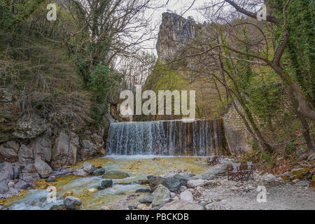 Pozar Pozar et bains thermaux au pied de Kaimaktsalan c'est une destination à Pella en Macédoine et connue de tout le monde comme Pozar thermes naturelles Banque D'Images