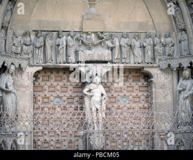 DETALLE DE LA PORTADA PRINCIPAL DE LA CATHÉDRALE DE Burgo de Osma - SIGLO XIII. Emplacement : CATEDRAL, Burgo de Osma, Soria, ESPAGNE. Banque D'Images