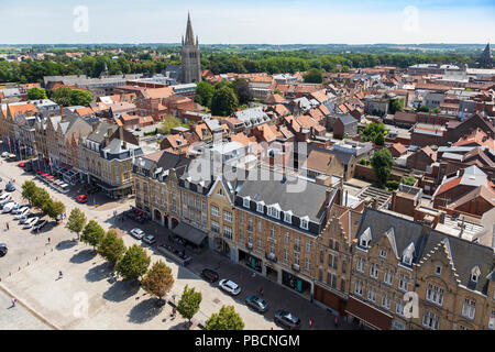 Vue de haut de la Grand-Place et de l'horizon d'Ypres, Belgique village Banque D'Images