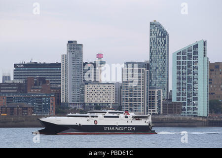 La Steam Packet Company's catamaran, Manannan, aller à l'île de Man de Liverpool. Banque D'Images