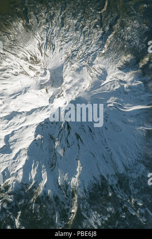 Mt. Shasta, un pic volcanique 14 179 pieds d'altitude à l'extrémité sud de la chaîne des Cascades en Californie Banque D'Images