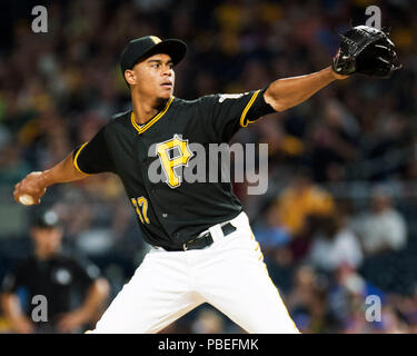 Pittsburgh, USA. 27 juillet, 2018. Pirates de Pittsburgh lanceur droitier Edgar Santana (37) emplacements contre les Mets de New York dans leur jeu à Pittsburgh, USA. Brent Clark/CSM/Alamy Live News Banque D'Images