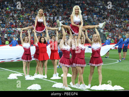 Nizhny Novgorod, Russie. 30 Juin, 2015. Cheerleaders vu avant la Super Coupe de Russie Olimp.le CSKA Moscou a remporté la Super Coupe de Russie Olimp avec une victoire de 1-0 au Stade Lokomotive à Nizhny Novgorod. Credit : Aleksey Fokin SOPA/Images/ZUMA/Alamy Fil Live News Banque D'Images