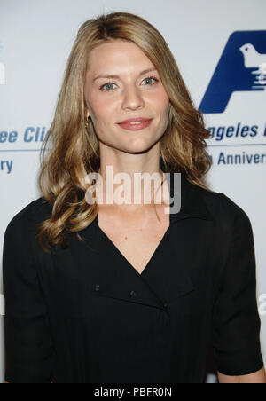 Claire Danes arrivant à Los Angeles Free Clinic, le dîner gala au Beverly Hilton à Los Angeles. headshot smile contact visuel 13 DanesClaire064 Red Carpet Event, Vertical, USA, Cinéma, Célébrités, photographie, Bestof, Arts, Culture et divertissement, Célébrités Topix fashion / Vertical, Best of, événement dans la vie d'Hollywood, Californie - Tapis rouge et en backstage, USA, Cinéma, Célébrités, cinéma, télévision, Célébrités célébrités musique, photographie, Arts et culture, Bestof, divertissement, Topix headshot, vertical, une personne, à partir de l'an 2006, enquête tsuni@Gamma-USA Banque D'Images