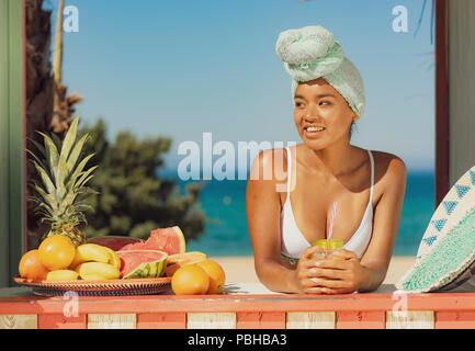 Femme exotique. Tarifa, Costa de la Luz, Cadix, Andalousie, espagne. Banque D'Images